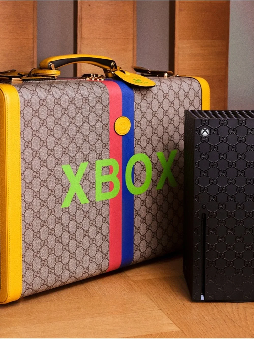 Microsoft Xbox x Gucci Series X Special Edition (US Plug) Console Bundle - Picture 10 of 14